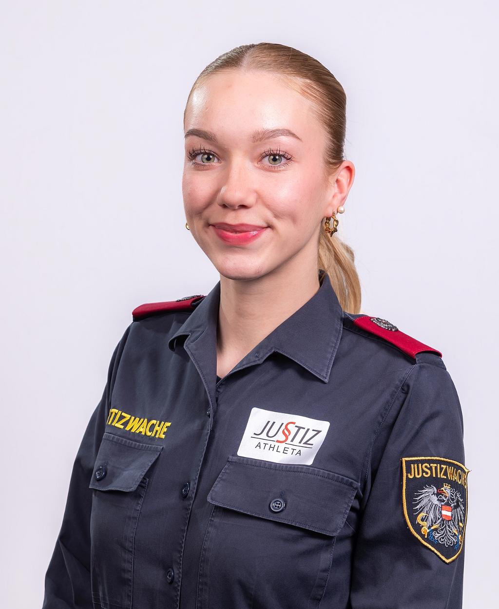 Katharina Mezgolits Katharina Mezgolits