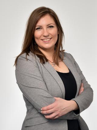 Mag.ª Laura BUCHHAS Mag.ª Laura BUCHHAS